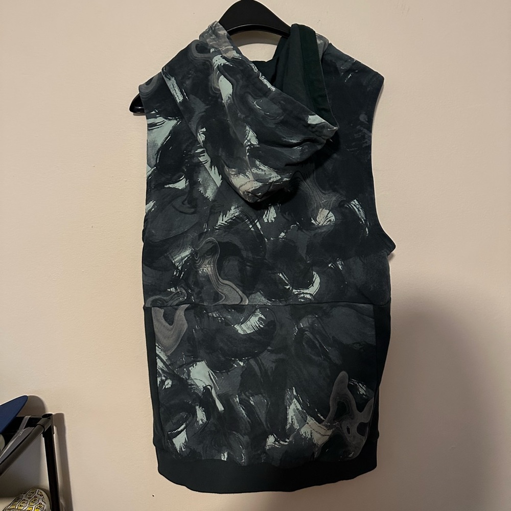 Fabletics Sleeveless Sweater - Picture 2 of 2